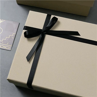 Födelsedagsask Med Fjärilar